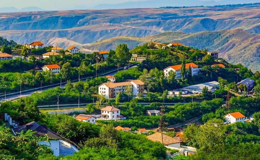 Qarabağ təkcə tarixi ilə deyil, möhtəşəm təbiəti, dağ mənzərələri və