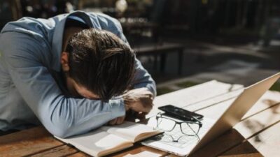 Halsızlıq sadəcə yorğunluq deyil, bəzən ciddi sağlamlıq problemlərinin xəbərçisi ola